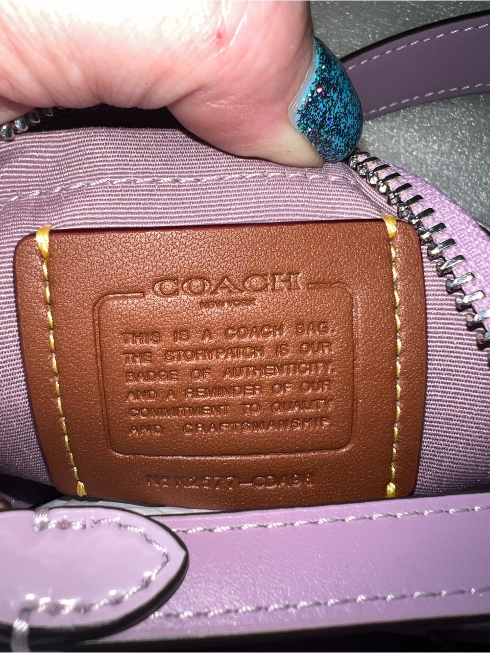 Coach Teri Shoulder Bag in Signature Leather with Heart Charm - Picture 4 of 6